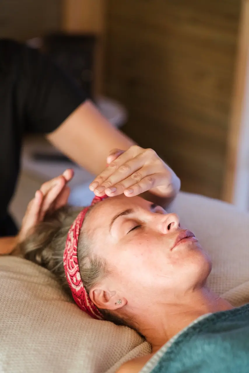 Here's How Reiki Therapy Can Help Promote Healing